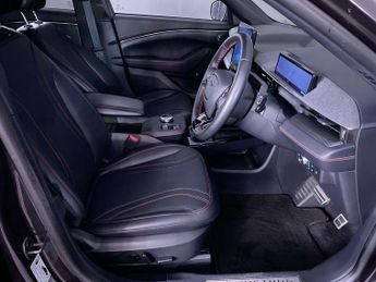 FORD MUSTANG MACH-E Extended Range 91kWh SUV 5dr Electric Automatic AWD (351 ps)