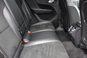 VOLVO XC40 1.5 T3 R-Design SUV 5dr Petrol Auto Euro 6 (s/s) (163 ps)