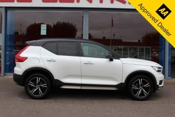 VOLVO XC40 1.5 T3 R-Design SUV 5dr Petrol Auto Euro 6 (s/s) (163 ps)