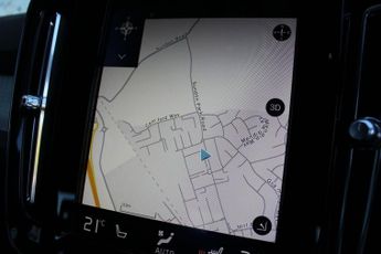 VOLVO XC40 2.0 T4 Momentum Pro SUV 5dr Petrol Auto AWD Euro 6 (s/s) (190 ps