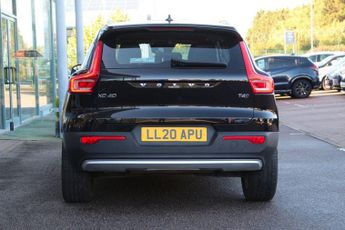 VOLVO XC40 2.0 T4 Momentum Pro SUV 5dr Petrol Auto AWD Euro 6 (s/s) (190 ps