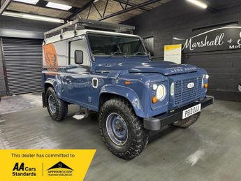 Land Rover Defender 2.2 TDCi Hard Top SUV 3dr Diesel Manual 4WD SWB Euro 5 (122 ps)
