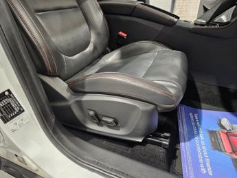 MG MG ZS 72.6kWh Trophy Connect Long Range SUV 5dr Electric Auto (156 ps)