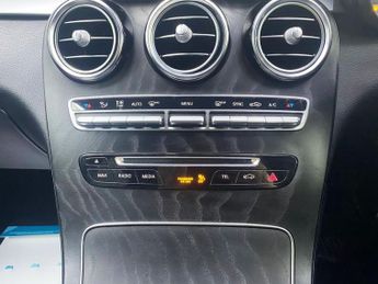 MERCEDES-BENZ GLC 2.1 GLC220d AMG Line SUV 5dr Diesel G-Tronic 4MATIC Euro 6 (s/s)