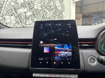 RENAULT CLIO 1.6 E-TECH RS Line Hatchback 5dr Petrol Hybrid Auto Euro 6 (s/s)