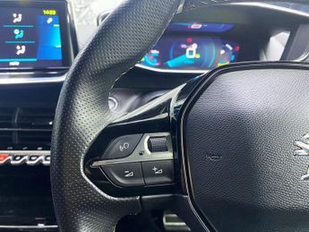 PEUGEOT E-2008 50kWh GT Line SUV 5dr Electric Auto (136 ps)