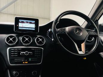 MERCEDES-BENZ A-CLASS 1.5 A180 CDI SE Hatchback 5dr Diesel 7G-DCT Euro 5 (s/s) (109 ps