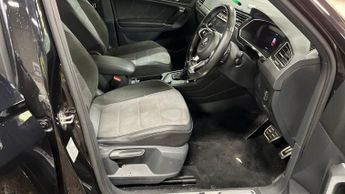 VOLKSWAGEN TIGUAN 2.0 TDI R-Line SUV 5dr Diesel DSG 4Motion Euro 6 (s/s) (150 ps)