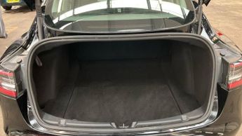 TESLA Model 3 Standard Range Plus Saloon 4dr Electric Auto RWD (241 bhp)