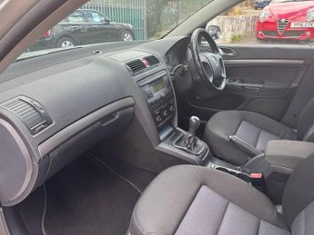 SKODA OCTAVIA 2.0 TDI Elegance Estate 5dr Diesel Manual Euro 4 (140 ps)
