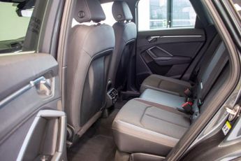 AUDI Q3 2.0 TDI 35 S line SUV 5dr Diesel S Tronic Euro 6 (s/s) (150 ps)