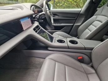 PORSCHE TAYCAN Performance Plus 93.4kWh Saloon 4dr Electric Auto RWD (476 ps)