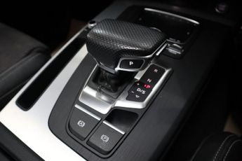AUDI Q5 2.0 TDI 40 S line SUV 5dr Diesel S Tronic quattro Euro 6 (s/s) (