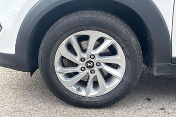 HYUNDAI TUCSON 1.6 GDi Blue Drive SE Nav SUV 5dr Petrol Manual Euro 6 (s/s) (13