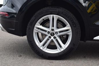 AUDI Q5 2.0 TDI 40 S line SUV 5dr Diesel S Tronic quattro Euro 6 (s/s) (