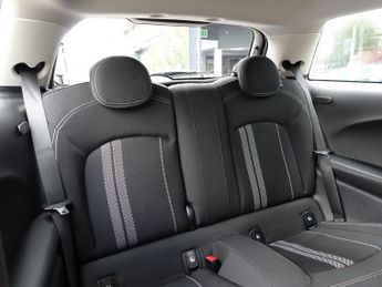 MINI Electric Hatch Cooper SE 32.6kWh Level 1 Hatchback 3dr Electric Auto (184 ps)