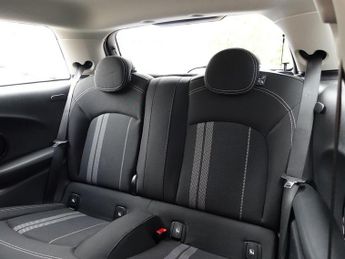 MINI Electric Hatch Cooper SE 32.6kWh Level 1 Hatchback 3dr Electric Auto (184 ps)