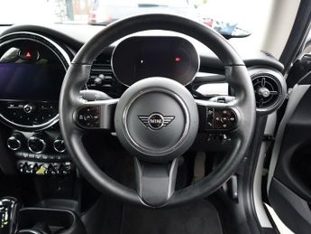 MINI Electric Hatch Cooper SE 32.6kWh Level 1 Hatchback 3dr Electric Auto (184 ps)