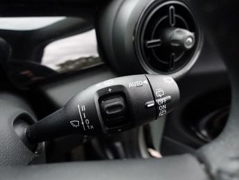 MINI Electric Hatch Cooper SE 32.6kWh Level 1 Hatchback 3dr Electric Auto (184 ps)