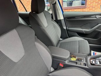 SKODA OCTAVIA 1.0 TSI e-TEC MHEV SE Technology Estate 5dr Petrol Hybrid DSG Eu
