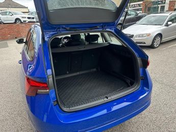 SKODA OCTAVIA 1.0 TSI e-TEC MHEV SE Technology Estate 5dr Petrol Hybrid DSG Eu