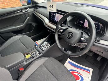 SKODA OCTAVIA 1.0 TSI e-TEC MHEV SE Technology Estate 5dr Petrol Hybrid DSG Eu
