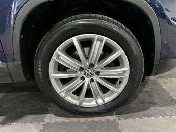 VOLKSWAGEN TIGUAN 2.0 TDI BlueMotion Tech Match Edition SUV 5dr Diesel DSG 4WD Eur