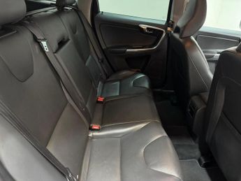 VOLVO XC60 2.4 D4 SE Lux Nav SUV 5dr Diesel Auto AWD Euro 6 (s/s) (190 ps)