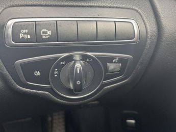 MERCEDES-BENZ GLC 2.0 GLC250 AMG Line (Premium Plus) SUV 5dr Petrol G-Tronic 4MATI