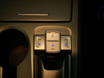 HYUNDAI KONA 64kWh Premium SUV 5dr Electric Auto (10.5kW Charger) (204 ps)