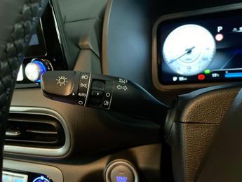 HYUNDAI KONA 64kWh Premium SUV 5dr Electric Auto (10.5kW Charger) (204 ps)