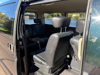 NISSAN ELGRAND ELGRAD 6 SEATER AUTOMATIC
