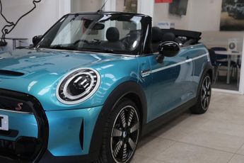 MINI CONVERTIBLE 2.0 Cooper S Seaside Edition Convertible 2dr Petrol Steptronic E