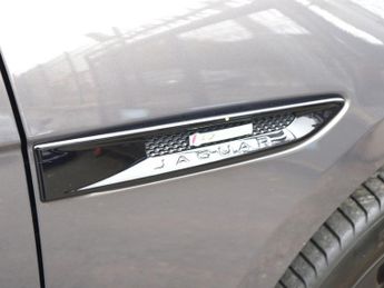 JAGUAR F-PACE 2.0 D180 R-Sport SUV 5dr Diesel Auto AWD Euro 6 (s/s) (180 ps)
