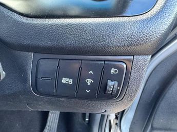 KIA CEED 1.6 GDi 3 Hatchback 5dr Petrol DCT Euro 5 (133 bhp)