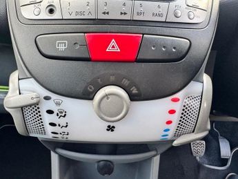 PEUGEOT 107 1.0 12V Urban Hatchback 5dr Petrol 2 Tronic Euro 4 (68 ps)