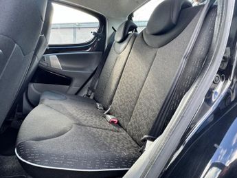 PEUGEOT 107 1.0 12V Urban Hatchback 5dr Petrol 2 Tronic Euro 4 (68 ps)