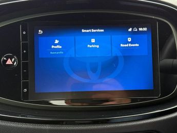 TOYOTA AYGO X 1.0 VVT-i Exclusive Hatchback 5dr Petrol x-shift Euro 6 (s/s) (7