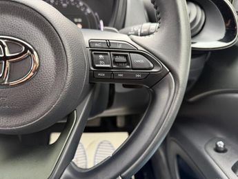 TOYOTA AYGO X 1.0 VVT-i Exclusive Hatchback 5dr Petrol x-shift Euro 6 (s/s) (7