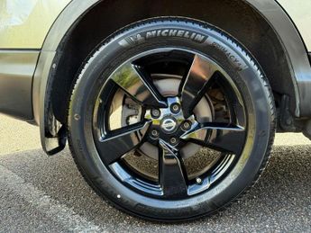 NISSAN QASHQAI 1.6 dCi N-Connecta SUV 5dr Diesel XTRON 2WD Euro 6 (s/s) (130 ps
