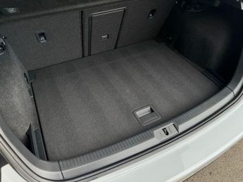 VOLKSWAGEN GOLF 2.0 TSI BlueMotion Tech R Hatchback 3dr Petrol DSG 4Motion Euro