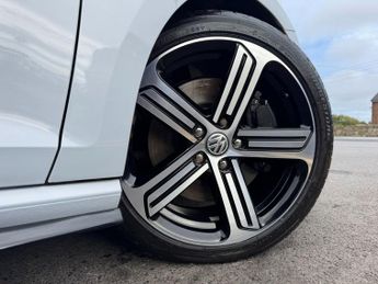 VOLKSWAGEN GOLF 2.0 TSI BlueMotion Tech R Hatchback 3dr Petrol DSG 4Motion Euro 