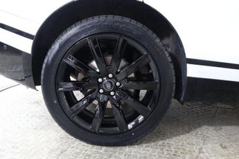 LAND ROVER RANGE ROVER VELAR 2.0 P300 R-Dynamic HSE Auto 4WD Euro 6 (s/s) 5dr