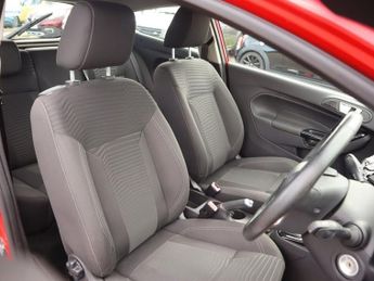 FORD FIESTA 1.6 Zetec Hatchback 3dr Petrol Powershift Euro 5 (105 ps)