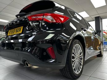 FORD FOCUS 1.0T EcoBoost Titanium X Hatchback 5dr Petrol Manual Euro 6 (s/s