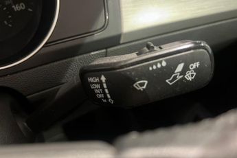 VOLKSWAGEN PASSAT 1.5 TSI EVO S Saloon 4dr Petrol DSG Euro 6 (s/s) (150 ps) Androi