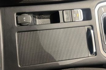 VOLKSWAGEN PASSAT 1.5 TSI EVO S Saloon 4dr Petrol DSG Euro 6 (s/s) (150 ps) Androi