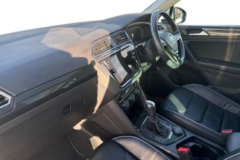 VOLKSWAGEN TIGUAN 2.0 TDI SEL SUV 5dr Diesel DSG 4Motion Euro 6 (s/s) (190 ps) Fro