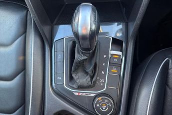 VOLKSWAGEN TIGUAN 2.0 TDI SEL SUV 5dr Diesel DSG 4Motion Euro 6 (s/s) (190 ps) Fro