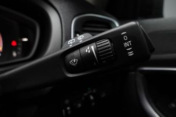 VOLVO V40 1.5 T3 GPF Inscription Hatchback 5dr Petrol Auto Euro 6 (s/s) (1